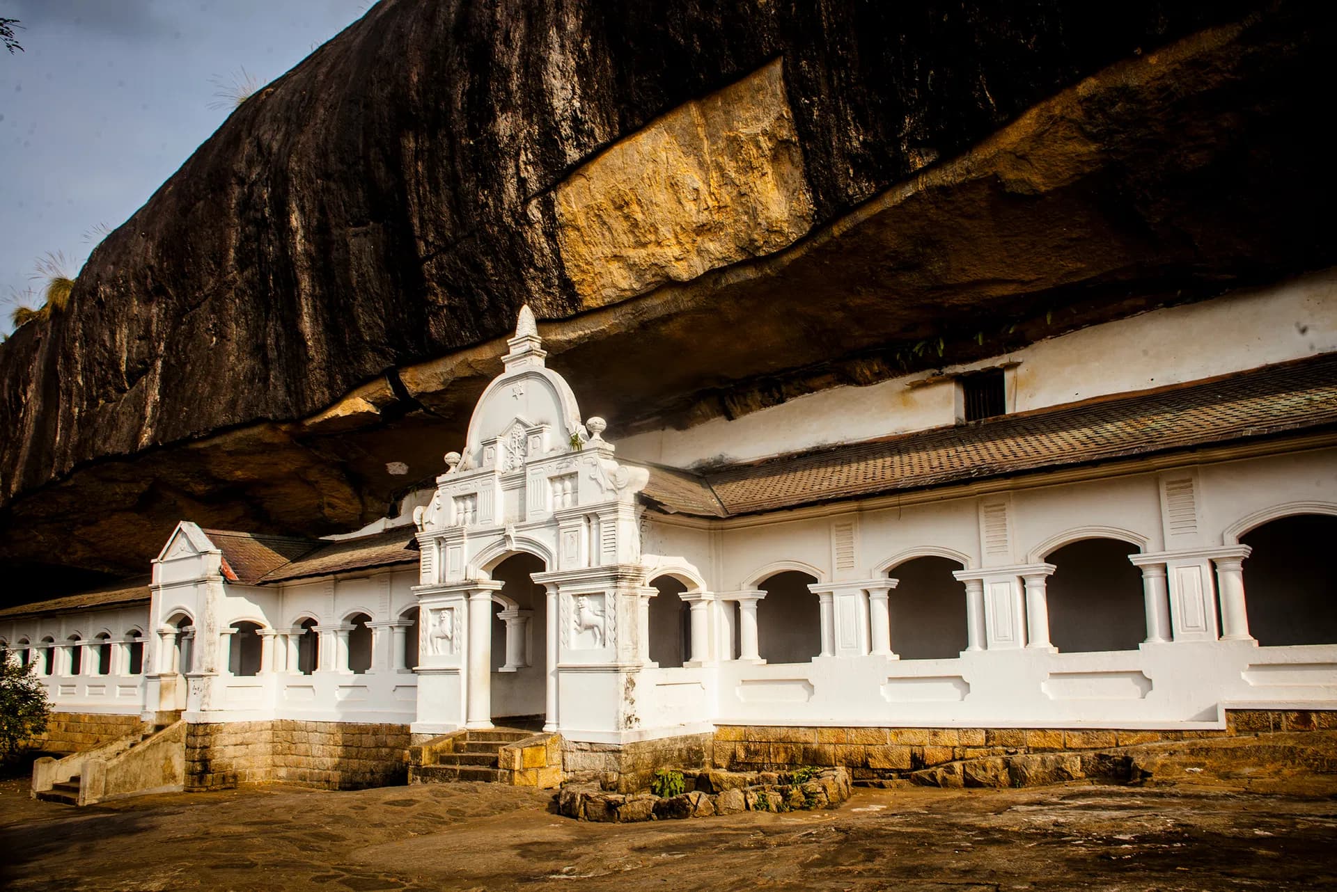 Dambulla cave temple complex