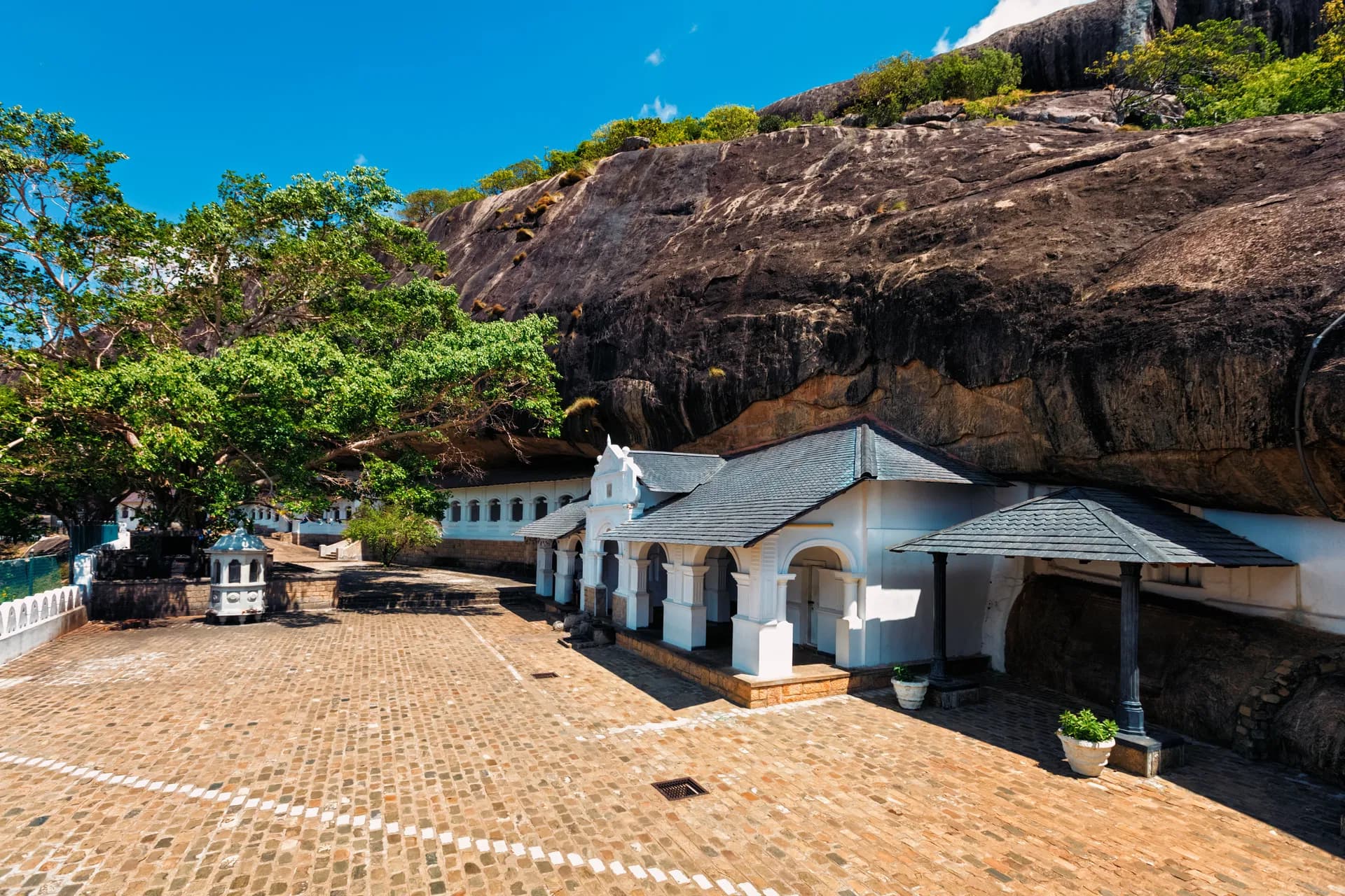 Entrance to the Dambulla Rock Temple