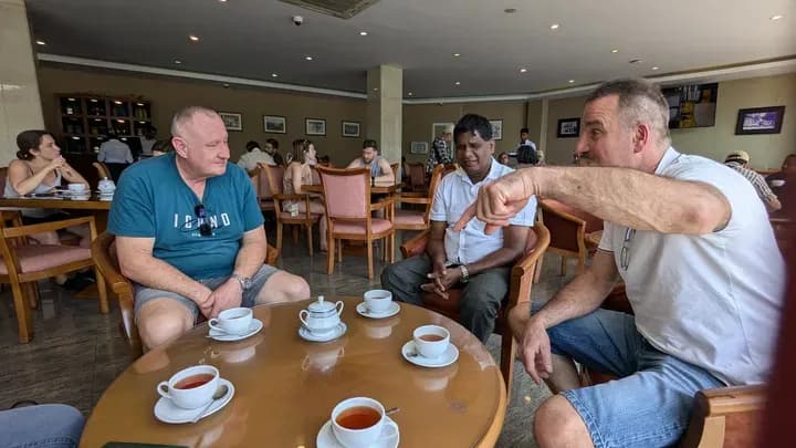 Heken Travelscape tourist group in Sri Lanka